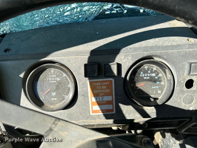 image for item DV5750 2000 Mack  RD688S truck cab and chassis