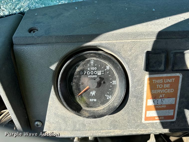 image for item DV5750 2000 Mack  RD688S truck cab and chassis