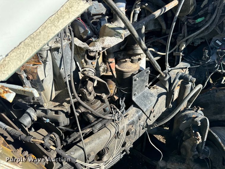 image for item DV5750 2000 Mack  RD688S truck cab and chassis