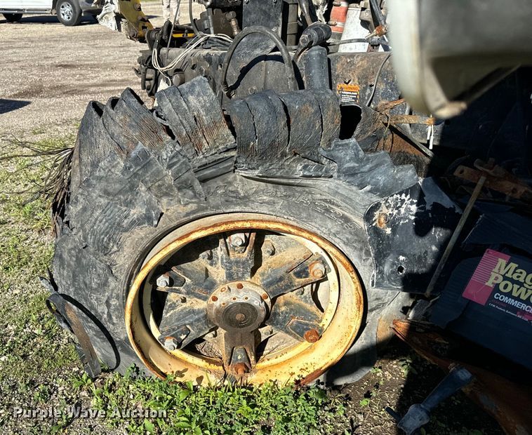 image for item DV5750 2000 Mack  RD688S truck cab and chassis