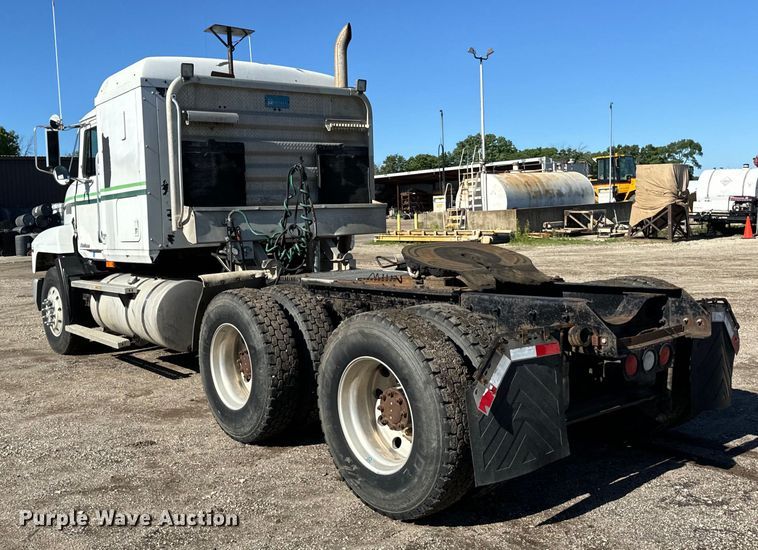 image for item DV5752 1999 Mack  CH613 semi truck