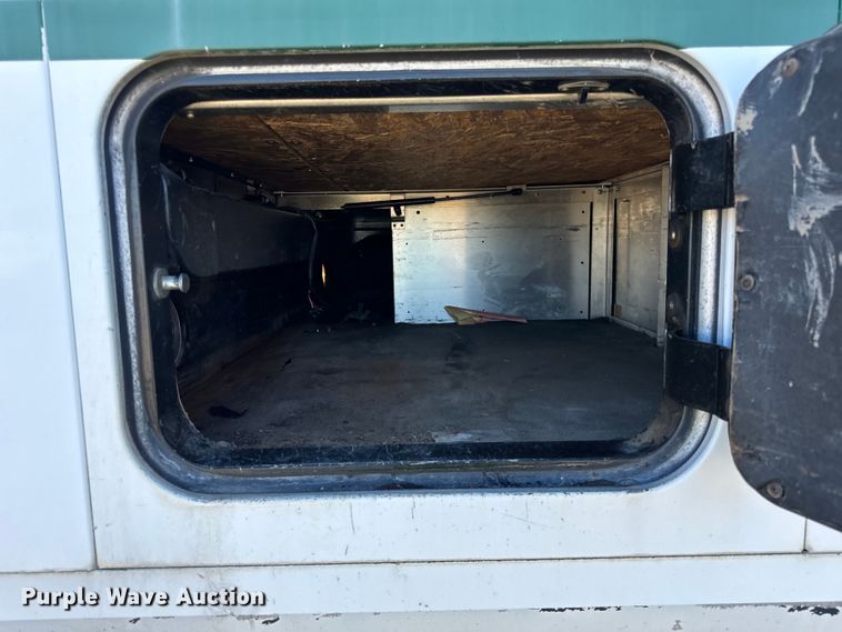 image for item DV5752 1999 Mack  CH613 semi truck