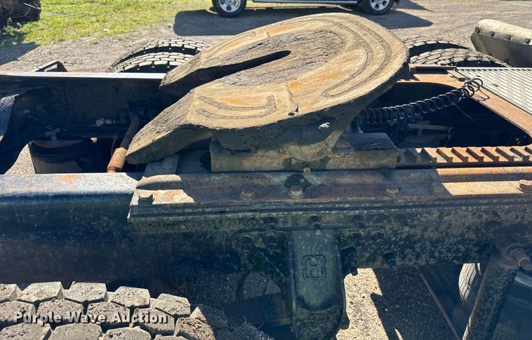 image for item DV5752 1999 Mack  CH613 semi truck