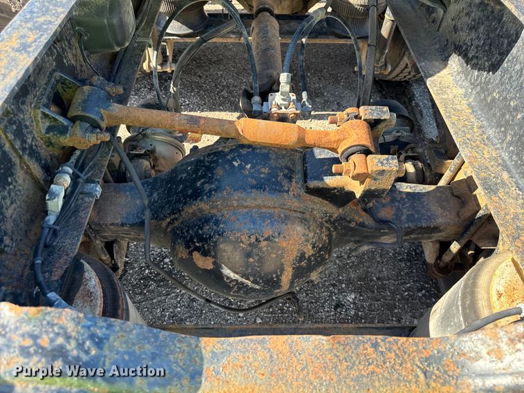 image for item DV5752 1999 Mack  CH613 semi truck