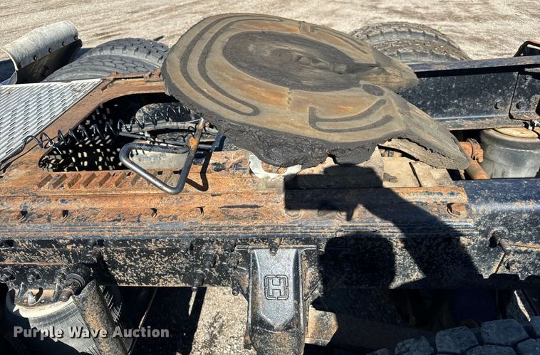 image for item DV5752 1999 Mack  CH613 semi truck