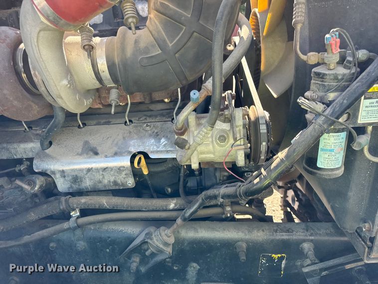 image for item DV5752 1999 Mack  CH613 semi truck