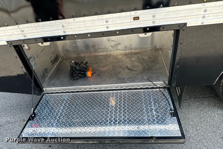 image for item DX0518 2016 Peterbilt 337 showroom truck