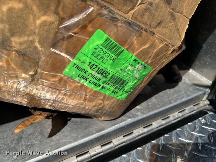 image for item DX0518 2016 Peterbilt 337 showroom truck