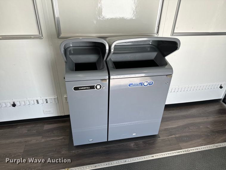 image for item DX0518 2016 Peterbilt 337 showroom truck