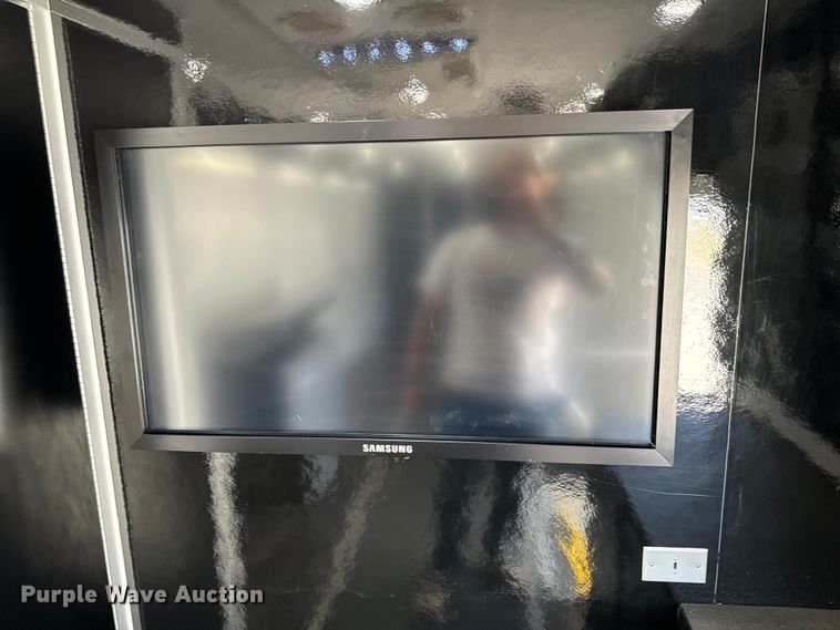 image for item DX0518 2016 Peterbilt 337 showroom truck