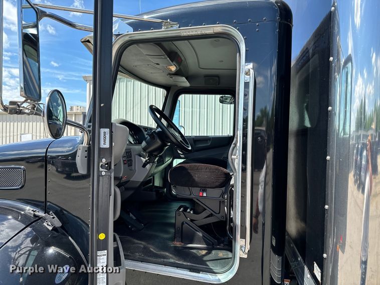 image for item DX0518 2016 Peterbilt 337 showroom truck