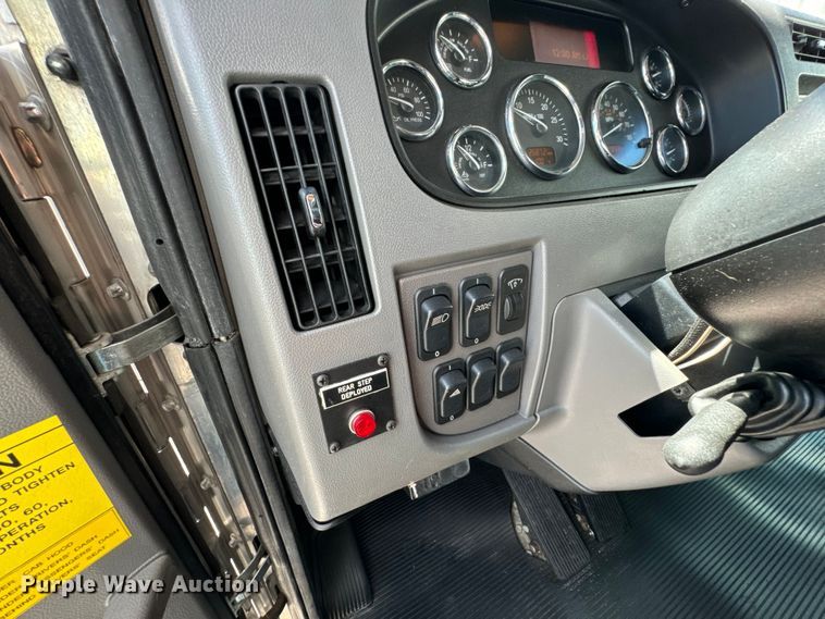 image for item DX0518 2016 Peterbilt 337 showroom truck