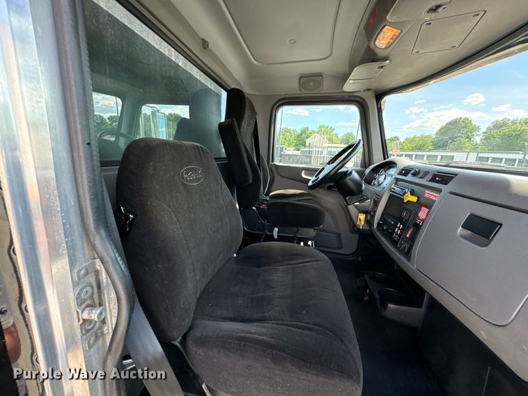 image for item DX0518 2016 Peterbilt 337 showroom truck