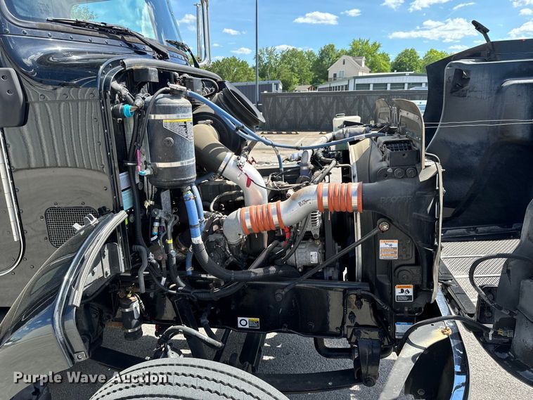 image for item DX0518 2016 Peterbilt 337 showroom truck