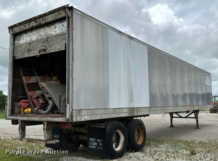 image for item DX0545 1976 Fruehauf FB6-F2-40 dry van trailer