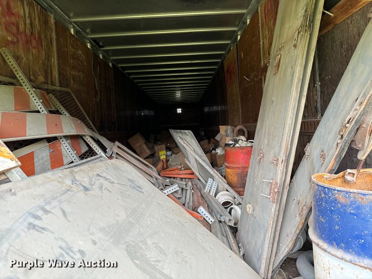 image for item DX0545 1976 Fruehauf FB6-F2-40 dry van trailer