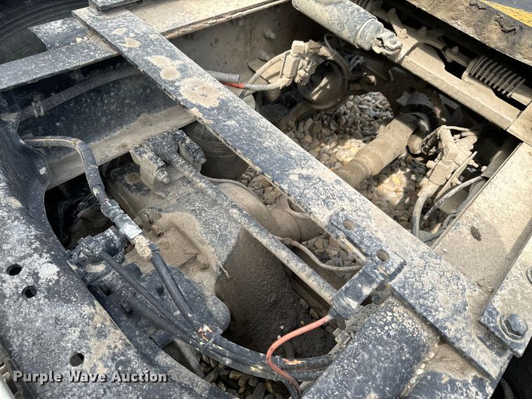 image for item DX0610 2005 Kenworth T600 semi truck