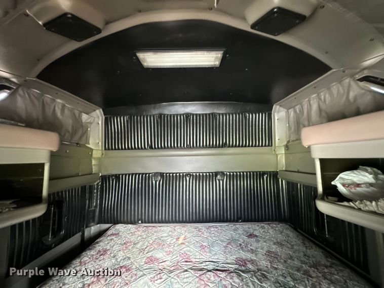 image for item DX0610 2005 Kenworth T600 semi truck