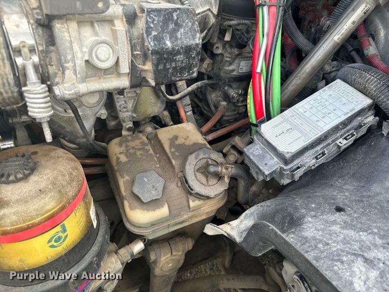 image for item DX0611 2012 Freightliner Cascadia 113 semi truck