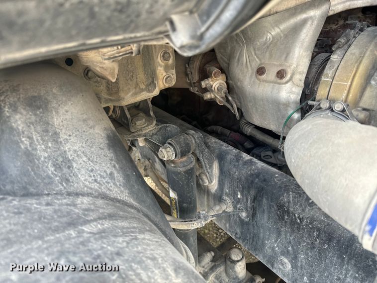 image for item DX0611 2012 Freightliner Cascadia 113 semi truck