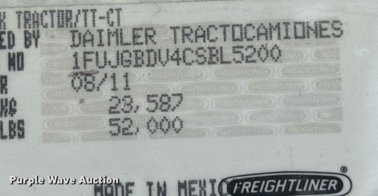 image for item DX0611 2012 Freightliner Cascadia 113 semi truck