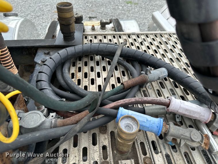 image for item DX0642 2007 Kenworth W900L semi truck