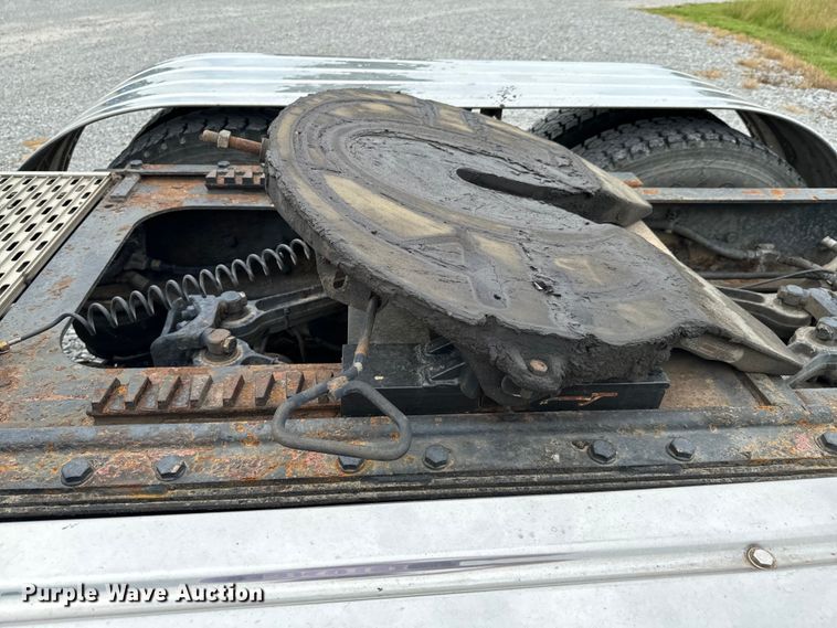 image for item DX0642 2007 Kenworth W900L semi truck