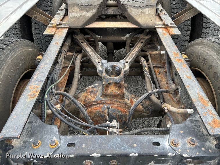 image for item DX0642 2007 Kenworth W900L semi truck