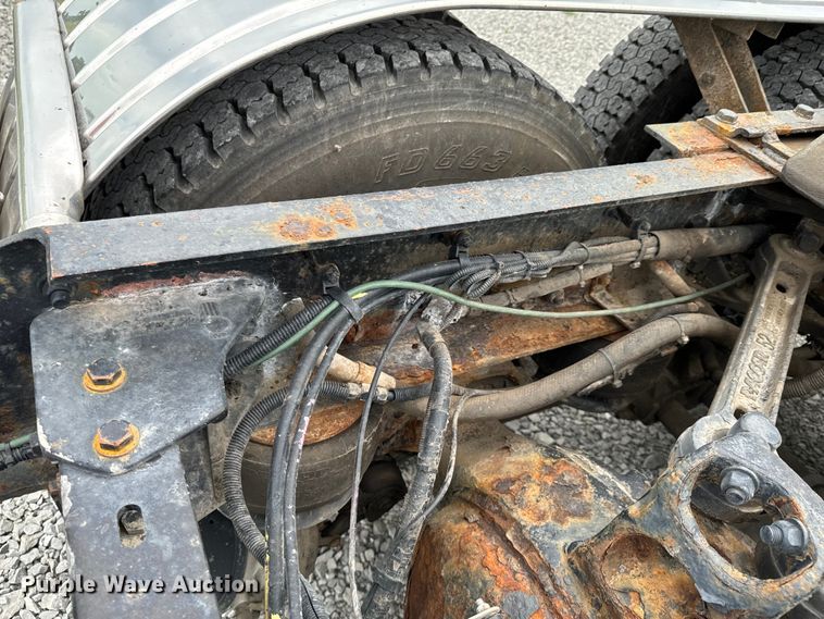 image for item DX0642 2007 Kenworth W900L semi truck