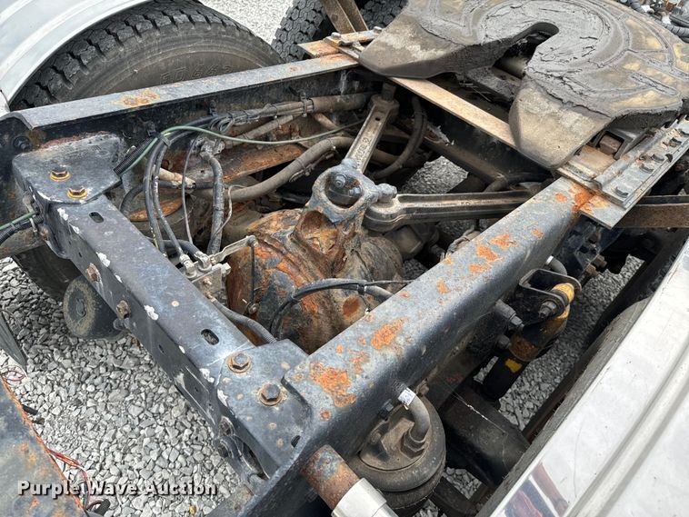 image for item DX0642 2007 Kenworth W900L semi truck