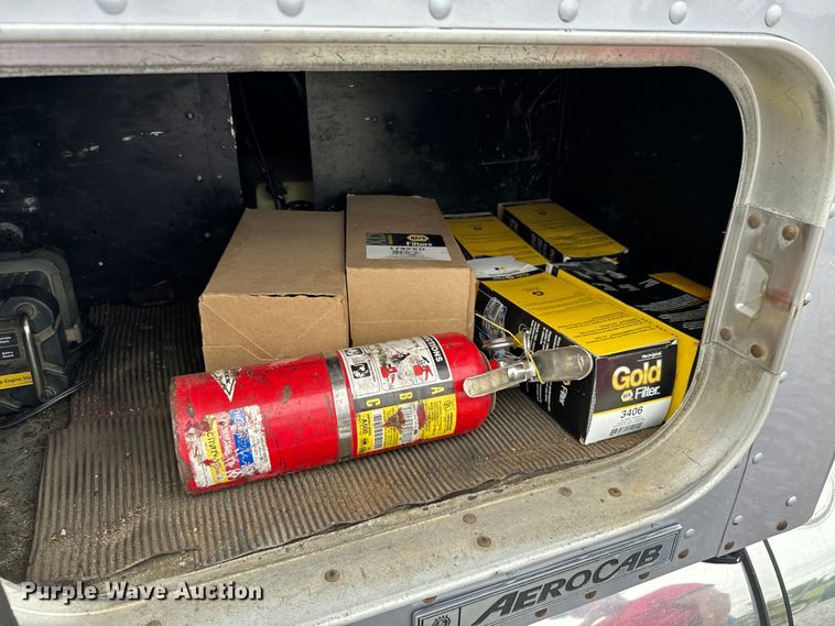 image for item DX0642 2007 Kenworth W900L semi truck