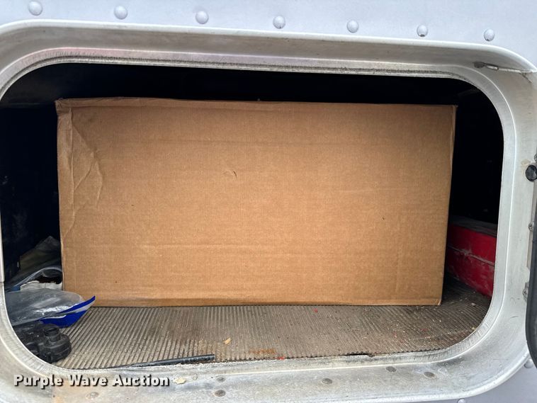 image for item DX0642 2007 Kenworth W900L semi truck