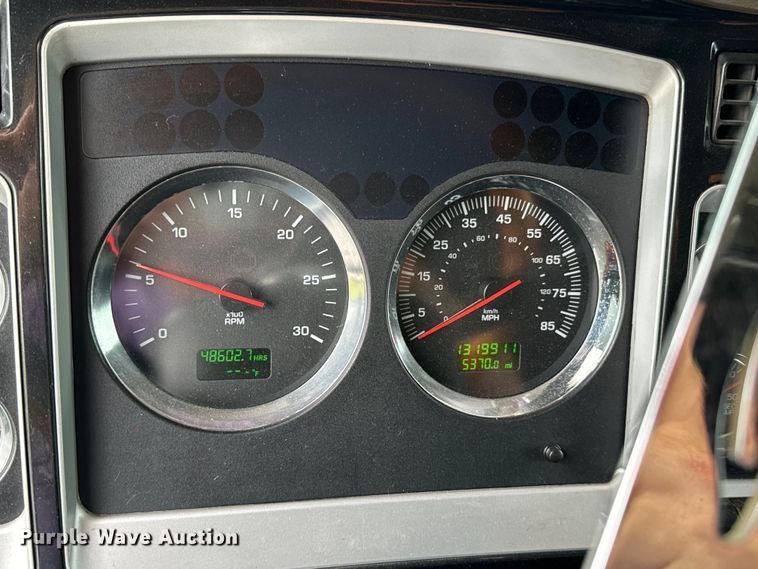 image for item DX0642 2007 Kenworth W900L semi truck