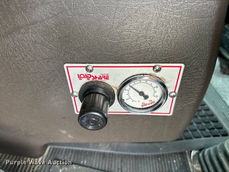 image for item DX0642 2007 Kenworth W900L semi truck