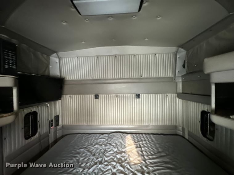 image for item DX0642 2007 Kenworth W900L semi truck