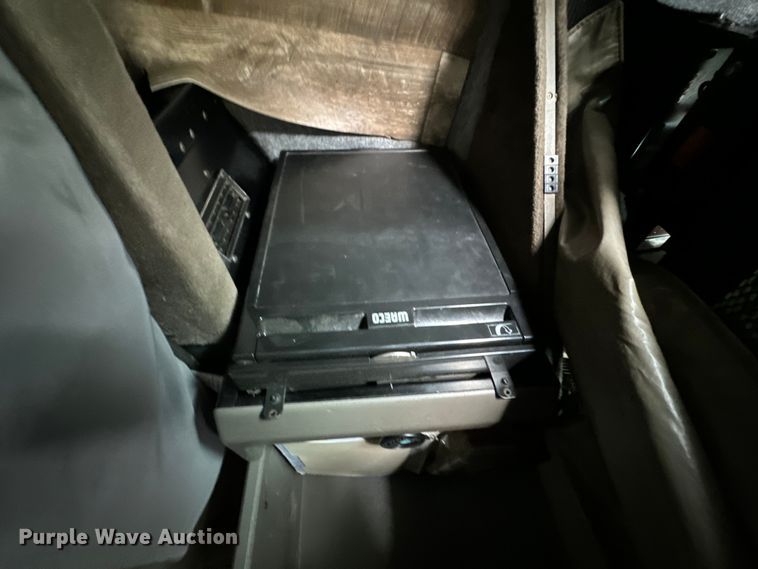 image for item DX0642 2007 Kenworth W900L semi truck