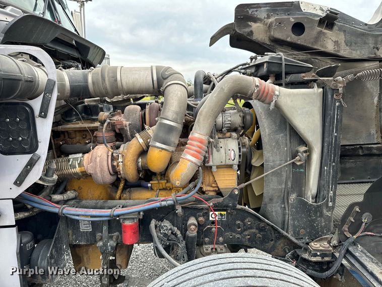 image for item DX0642 2007 Kenworth W900L semi truck