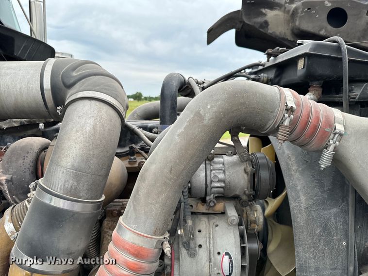 image for item DX0642 2007 Kenworth W900L semi truck