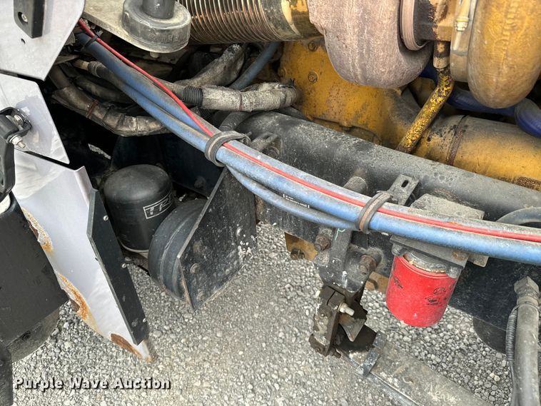 image for item DX0642 2007 Kenworth W900L semi truck