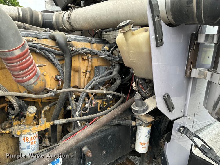 image for item DX0642 2007 Kenworth W900L semi truck