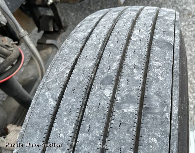 image for item DX0642 2007 Kenworth W900L semi truck