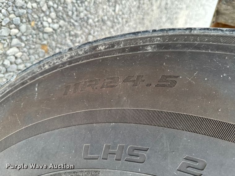 image for item DX0642 2007 Kenworth W900L semi truck