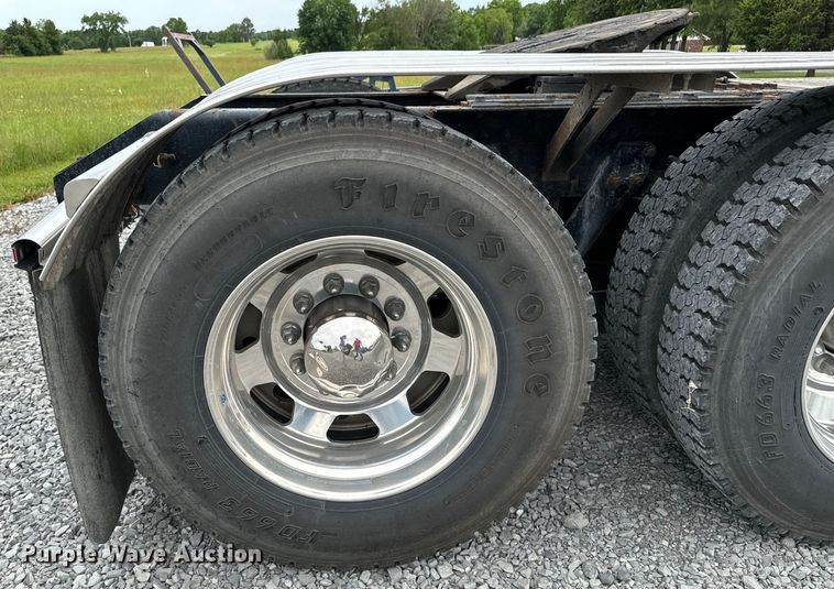 image for item DX0642 2007 Kenworth W900L semi truck