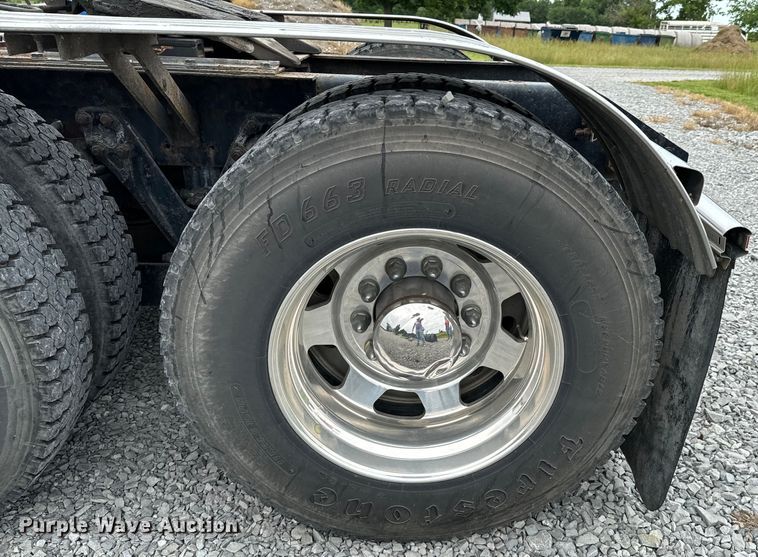 image for item DX0642 2007 Kenworth W900L semi truck