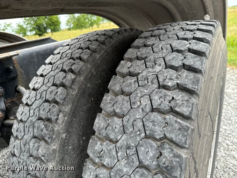 image for item DX0642 2007 Kenworth W900L semi truck