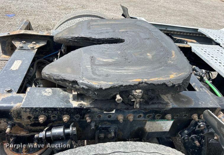 image for item EG0676 2002 Freightliner  Century Class S/T semi truck