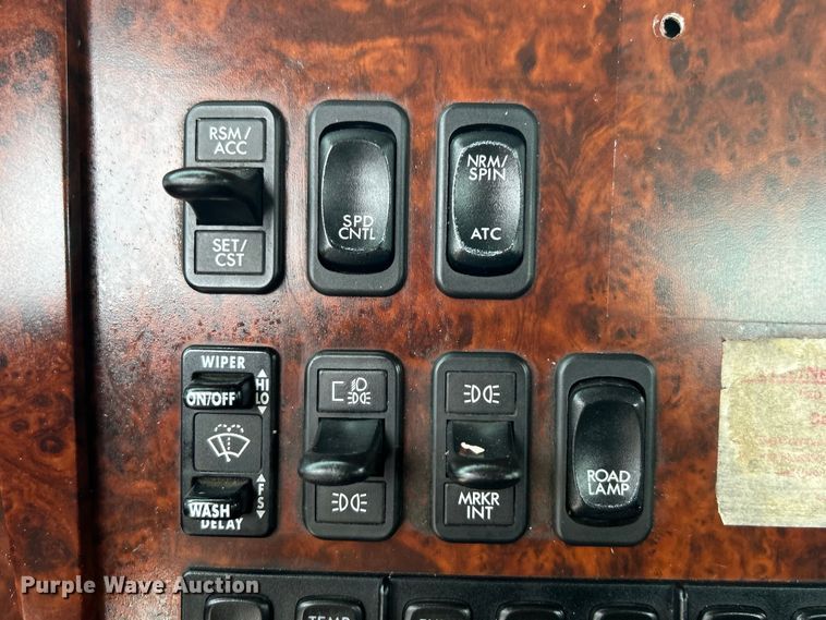 image for item EG0676 2002 Freightliner  Century Class S/T semi truck