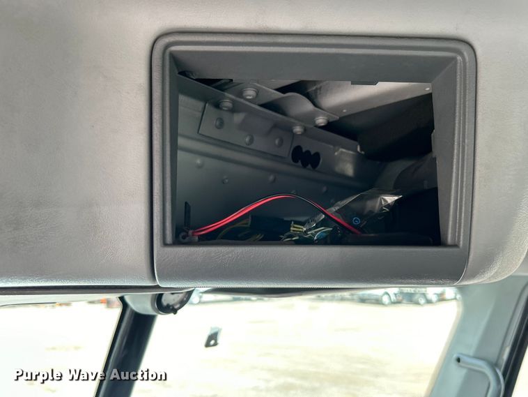 image for item EG0676 2002 Freightliner  Century Class S/T semi truck