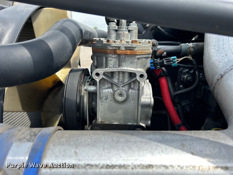 image for item EG0676 2002 Freightliner  Century Class S/T semi truck