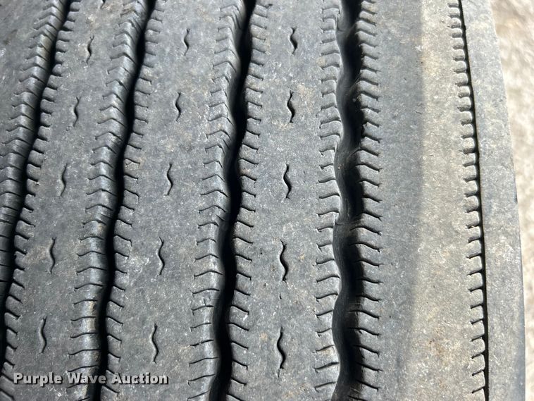 image for item EG0676 2002 Freightliner  Century Class S/T semi truck